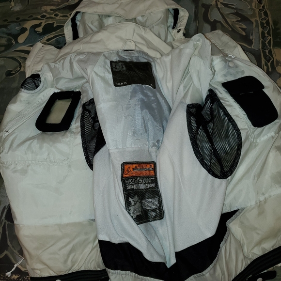 DC winter snowboard coat jacket - Picture 10 of 16